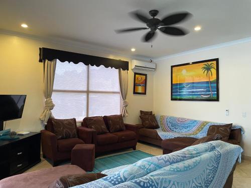 Surf Inn Hermosa in Jaco