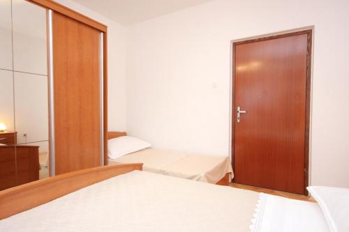 Apartment Pag 9388a