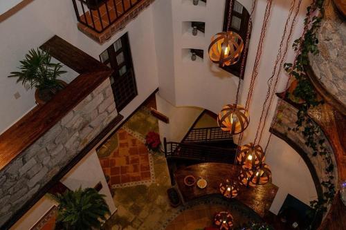 . El Palacio Del Gambusino