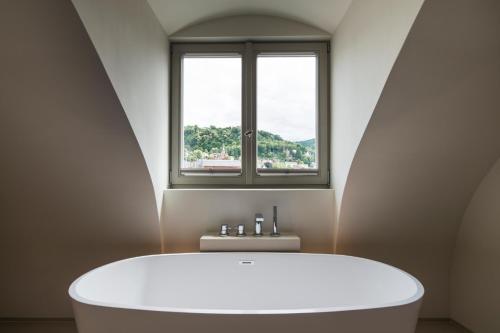 BS Suites 1.4km von Museum am Ginko entfernt