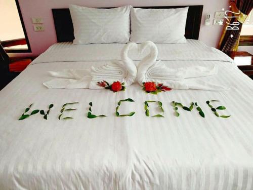 2 twin beds