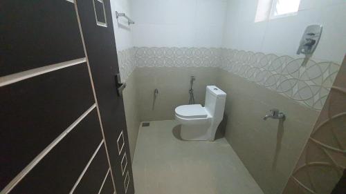 Standard Single Room image 5