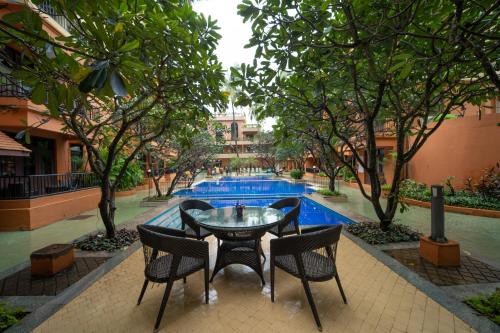 Kolam renang, Neelam's The Grand Hotel in Calangute