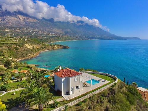 Seafront Villa Kefaloniaprivatevillas