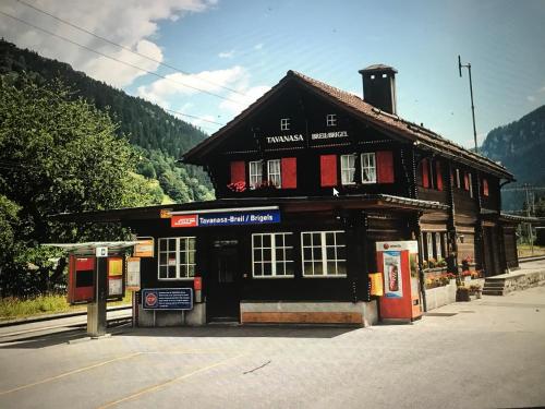 Alte Post mit Geschichte und Restaurant in Obersaxen Meierhof
