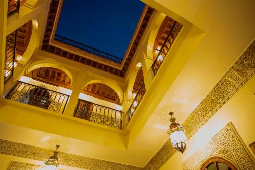 Riad Aymane - Tap to explore photos
