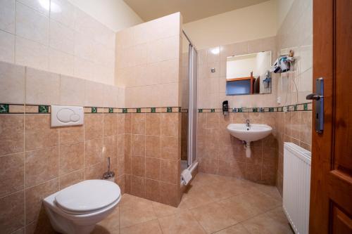 Double or Twin Room with Bathroom