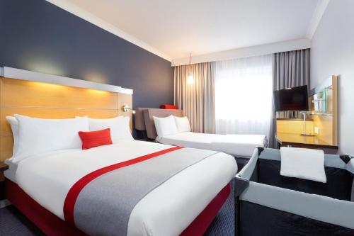 Holiday Inn Express Southampton - M27, J7, an IHG Hotel