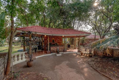 SaffronStays Foresta By The Lake, Kamshet