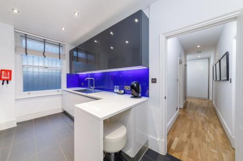 Garrick Mansions by Q Apartments - image 12