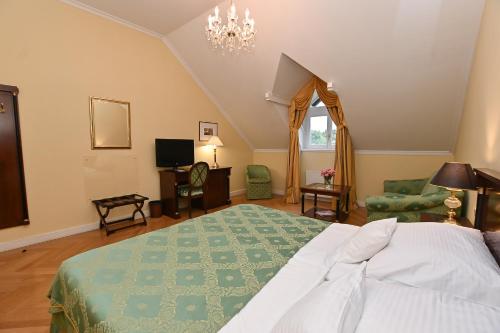 Book the Classic Triple Room Classic Triple Room