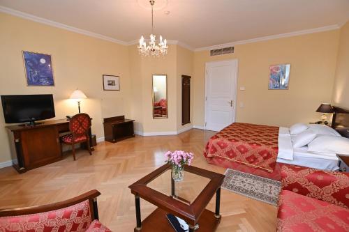 Book the Superior Triple Room Superior Triple Room