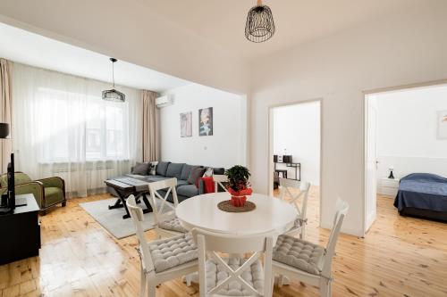 Spacious 3 Bedroom Home in Sofia's Top Center, Sofía