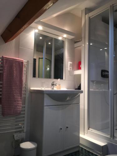 Vannas istaba, Les Roses de Rita in Boisset-les-Montrond