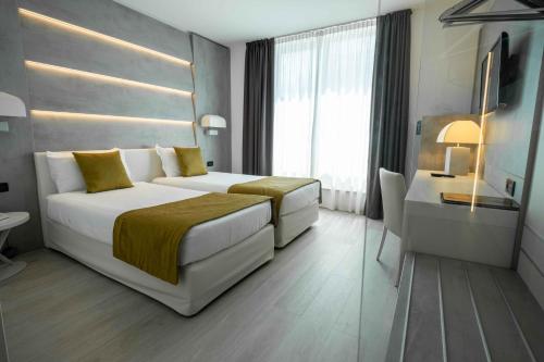 2 twin beds