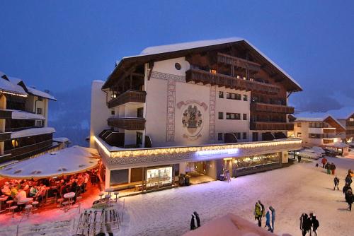 Familienhotel Post, Pension in Serfaus