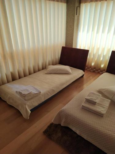 Villa with 4 bedrooms in Penafiel with wonderful mountain view private pool enclosed garden 50 km from the beach - image 8