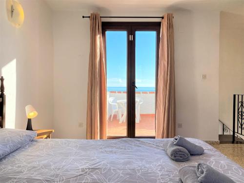 Apartment with Sea View image 9