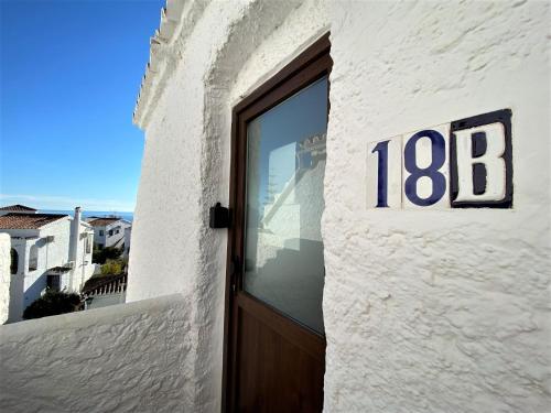 Apartment with Sea View image 1