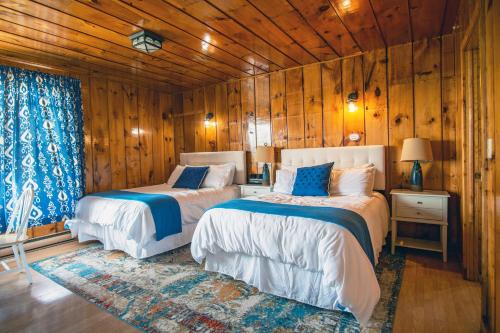 Friars Bay Inn & Cottages