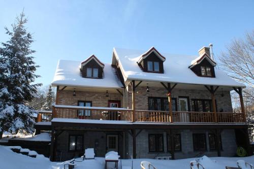 Pine Springs Retreat with Hot Tub Steam Room Lake Kushog