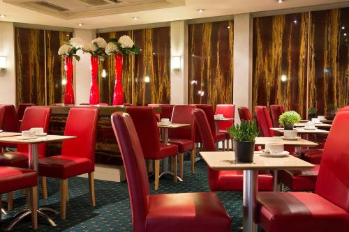 Essen und Erfrischungen, HOTEL DU PRINTEMPS in Paris