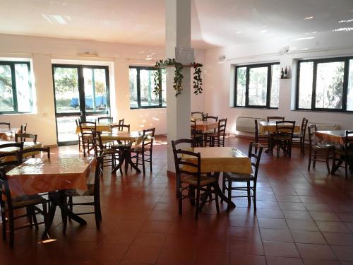 Restorāns, Nuraghe Ruiu Camping & Bungalow in Norbello