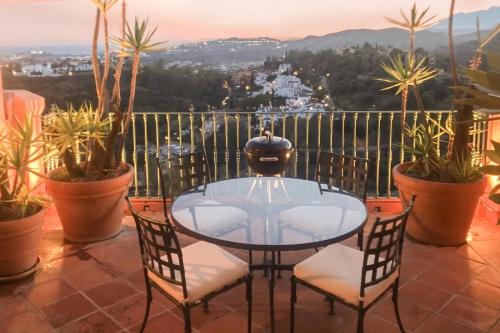  Apartment Tiburon for 4 persons, Benahavis in 29679 Benahavís