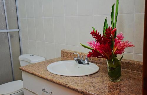 Los Laureles Hotel