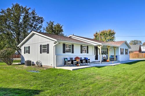 Warm and Cozy Buckeye Lake Home Yard and Patios!