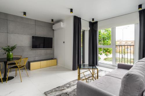 EL Apartments - Diadem