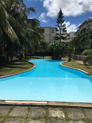 Renovated spacious 4 rooms townhouse with pool near the beach in grand Baie