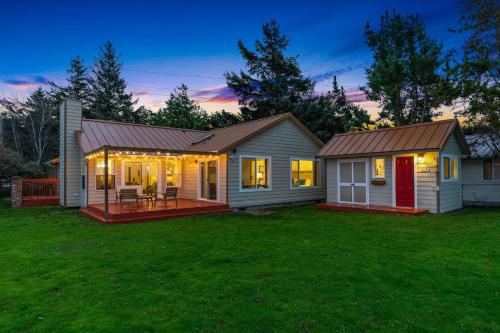 @ Marbella Lane – Wave House, Your Oceanfront Retreat! detail