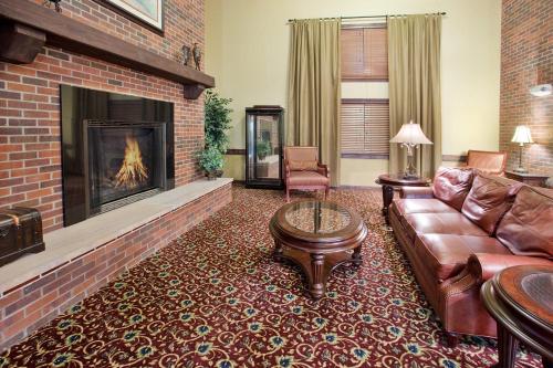AmericInn by Wyndham Boiling Springs Near Gardner Webb U - image 13