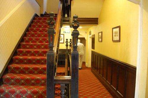 Predvorje, The Hind Hotel in Wellingborough
