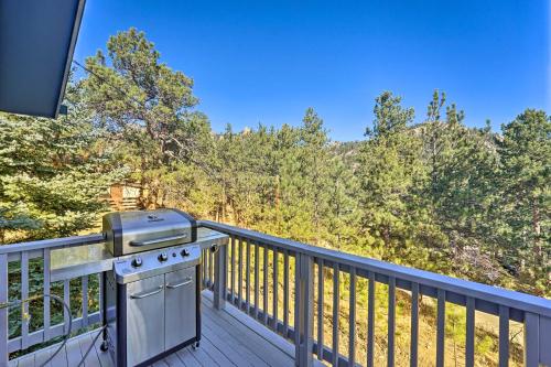 Luxe Updated Home with Grill and Views - 4 Mi to RMNP - image 6