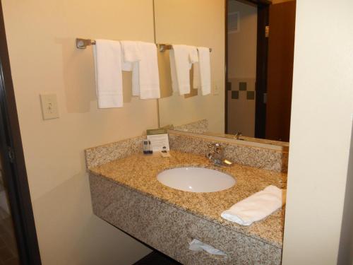 AmericInn by Wyndham Boiling Springs Near Gardner Webb U - image 2