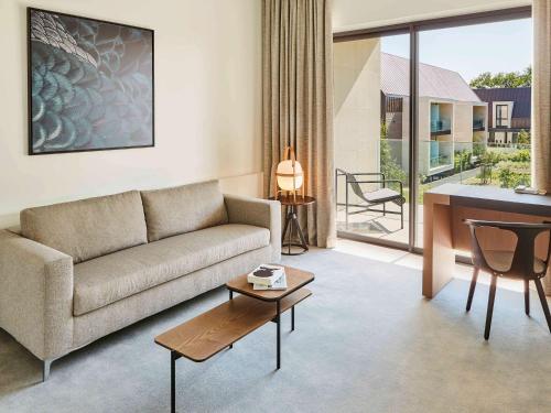 327884149 Le Domaine des Vanneaux Golf et Spa Mgallery