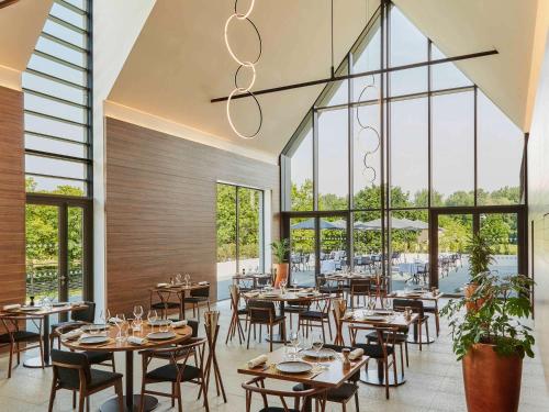 327884193 Le Domaine des Vanneaux Golf et Spa Mgallery