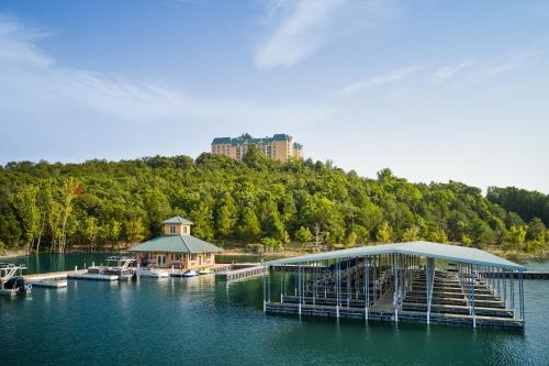 Chateau on the Lake Resort Spa