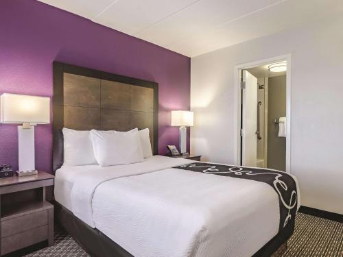 La Quinta by Wyndham Warwick Providence Airport - image 12