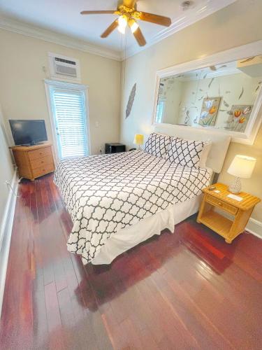 The Casablanca Hotel - image 10