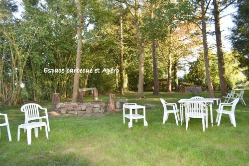 Градина, Gîte LE LOGIS De La CHARNIE Confort pour 14 personnes à Chemiré-En-Charnie (Gite LE LOGIS De La CHARNIE Confort pour 14 personnes a Chemire-En-Charnie) in Chemiré-en-Charnie
