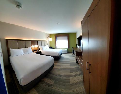 Standard Queen Room with Two Queen Beds