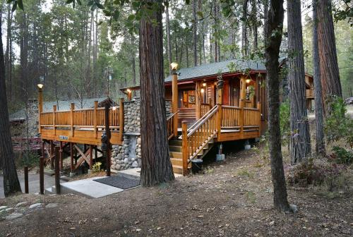 Bear Foot Pines - Accommodation - Wawona