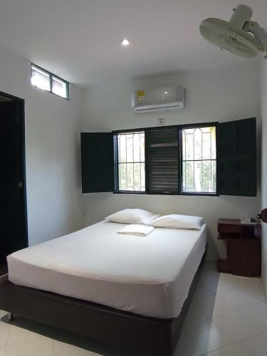 1 queen bed