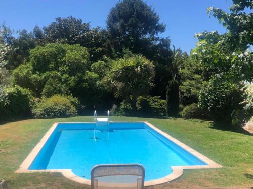  Magnífica Casa con piscina y jardín en Oleiros in 15176 Oleiros