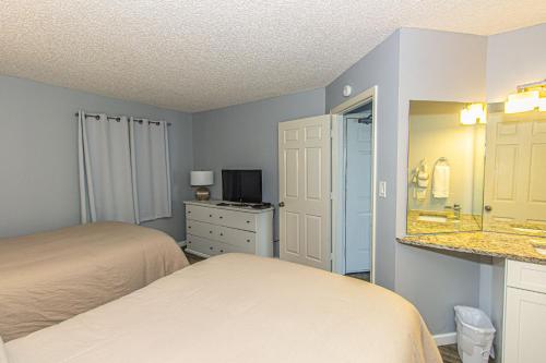 Modern Oceanfront Double Queen Apartment Sleeps 6! Ocean Forest Plaza 607