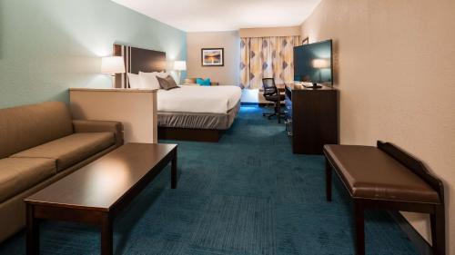 Best Western St. Clairsville Inn & Suites