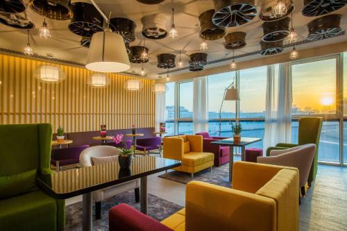 Park Inn by Radisson Dubai Motor City, Dubaj (fotografie 3)